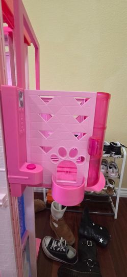 Barbie doll house