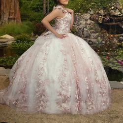 Quince años Dressed 