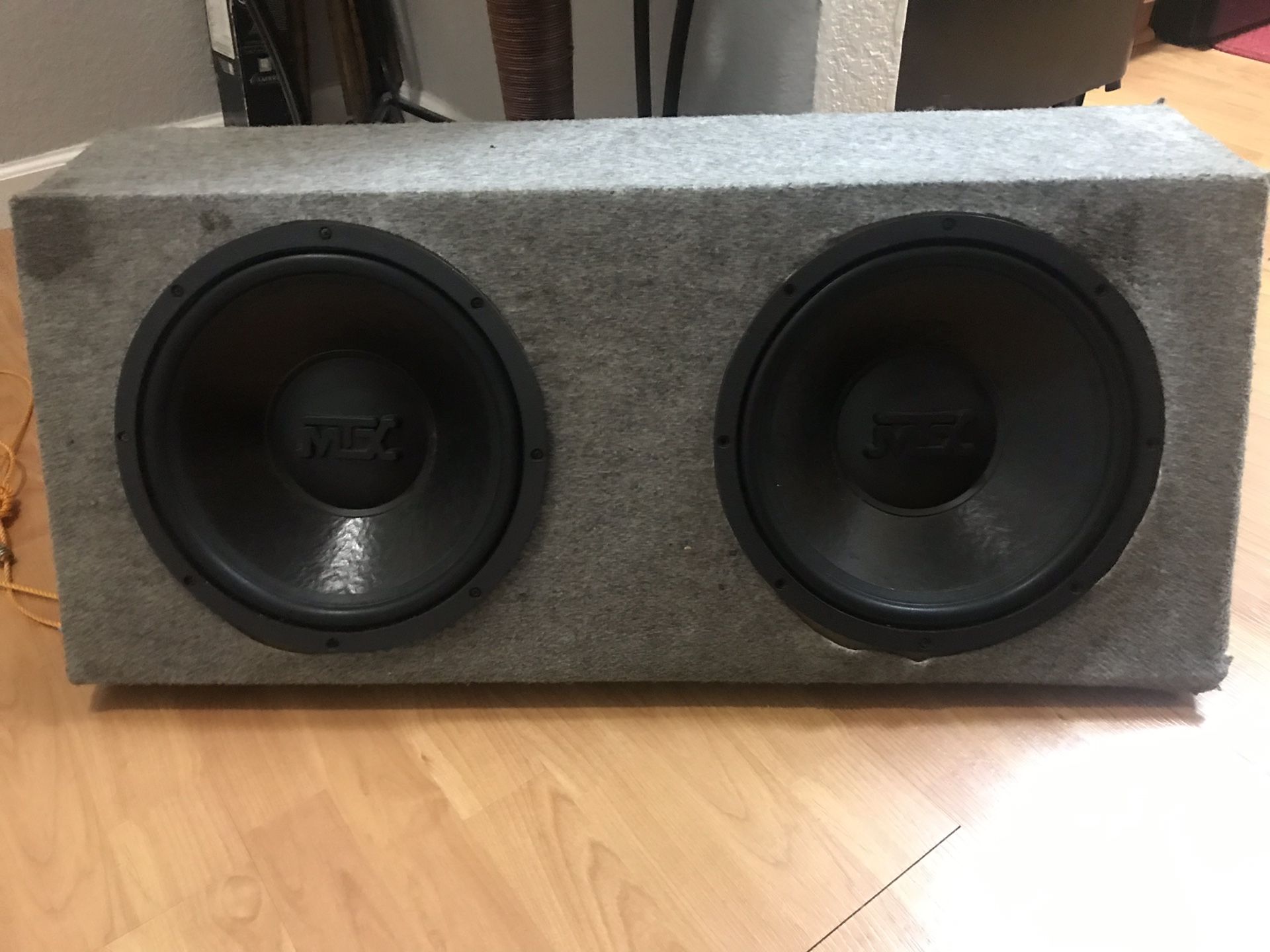 MTX 12” speaker box w/amp