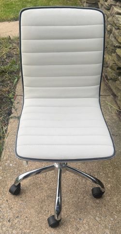 Computer chair
