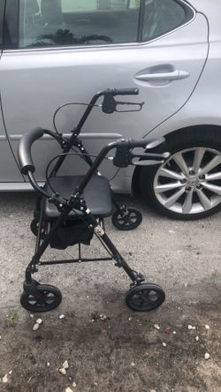 Walker, caminador de viejitos