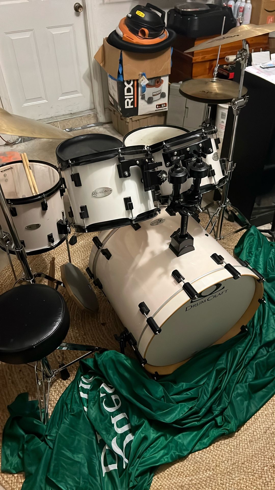 Full 9 Piece Drum craft Drum Kit 1 Base 2 High Toms 1 Rama High Hat 1 Ride 1 Crash Heavy Duty Stands And Throne All Symbols Zildjian All Evans Heads