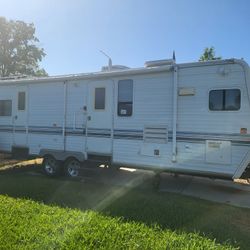 Sunny Brook Trailer With Slide Out 2004 30 Ft