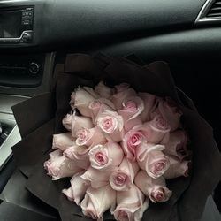 25 pink roses 