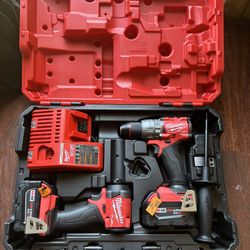 Milwaukee M18 Fuel Drill Set 