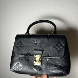 Louis Vuitton pochette Métis Monogram Scratch 6/10 Condition 