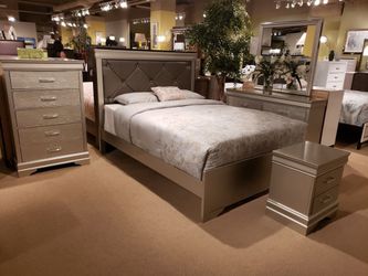 New in stock queen size 5pc bedroom special