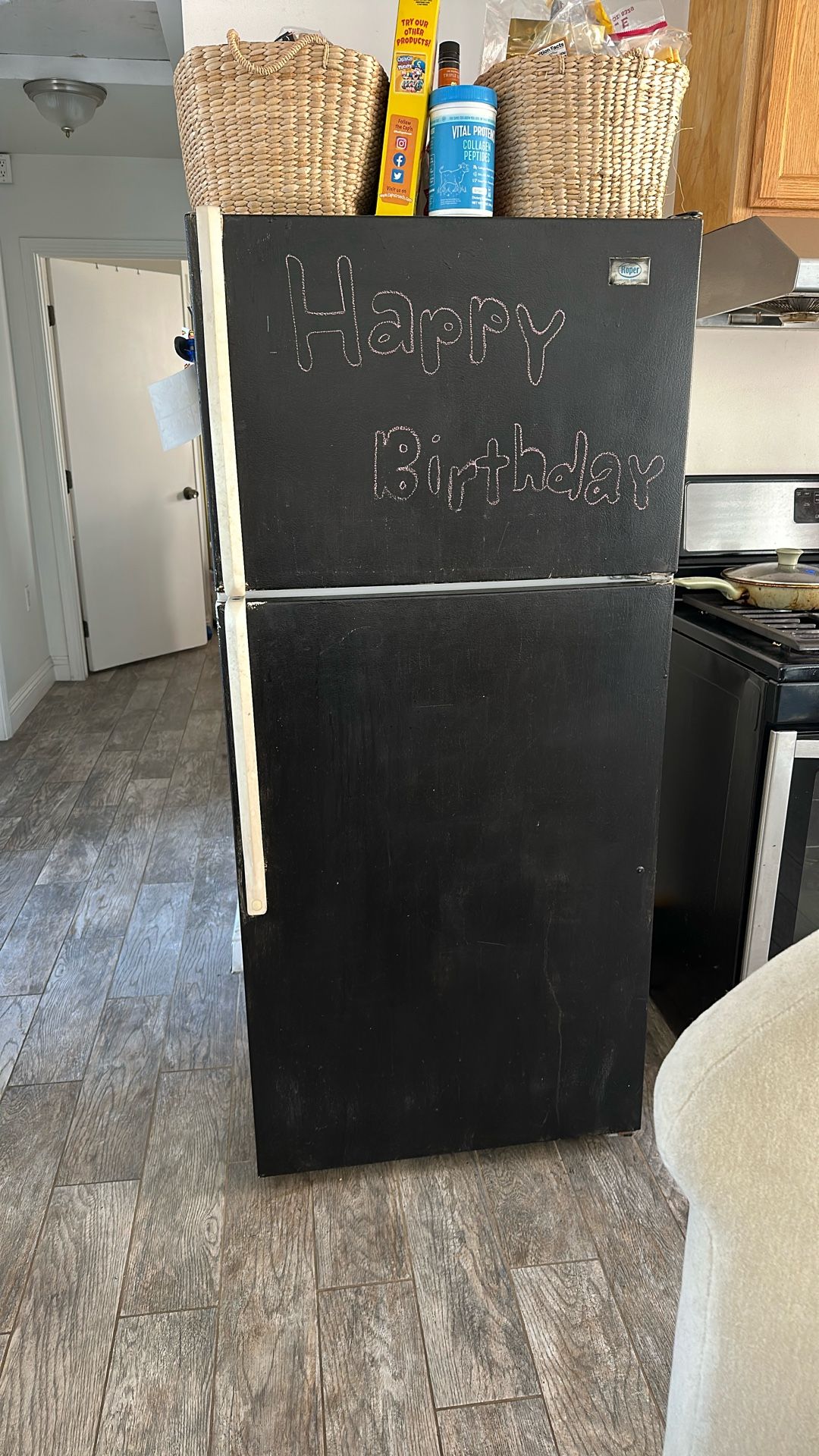 OLD FRIDGE —- Pick Up Only