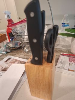 Knife set with scissors