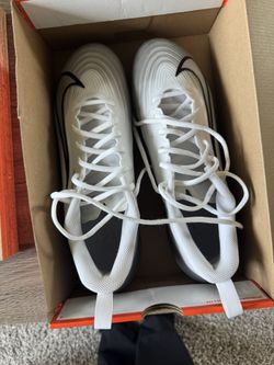 NEW Men’s Nike Football Cleats Size 11.5