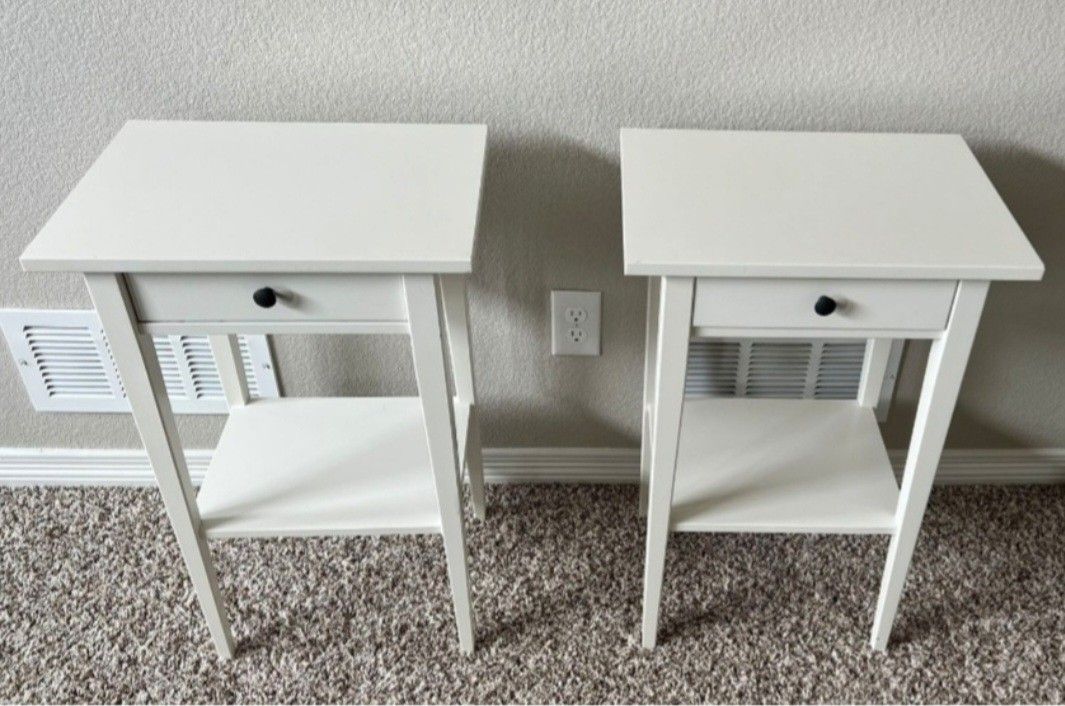2 Nightstands