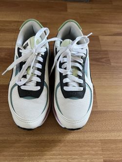 Puma Women Sz 6