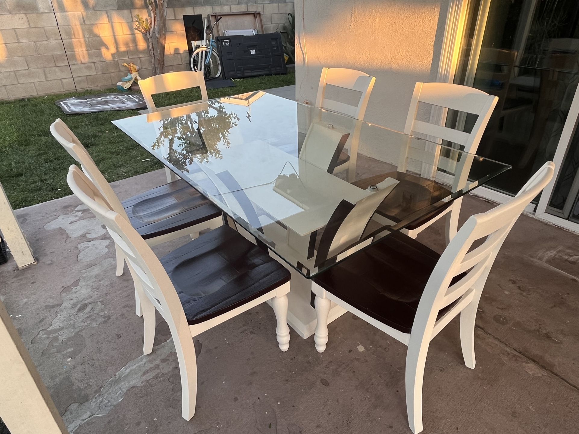 Table And Chairs/ Dining Set