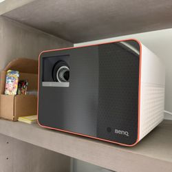 Gaming 4k, 240hrtz Projector And Elite Screens Screen