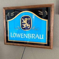 Vintage 1982 The Miller Brewing Co.Illuminated Beer Sign
