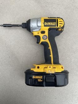 DC825 DeWalt 18V Impact Driver