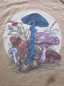 MUSHROOM TEE SHIRT