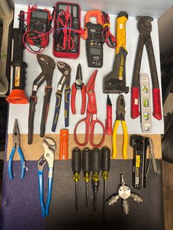 Electrician Misc Tools multimeters and Carrying Bag