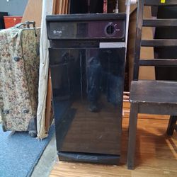 Ge Profile Trash Compactor With Bags