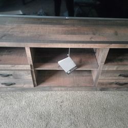 TV $100 With Stand Is $150   Other Stand Is $100