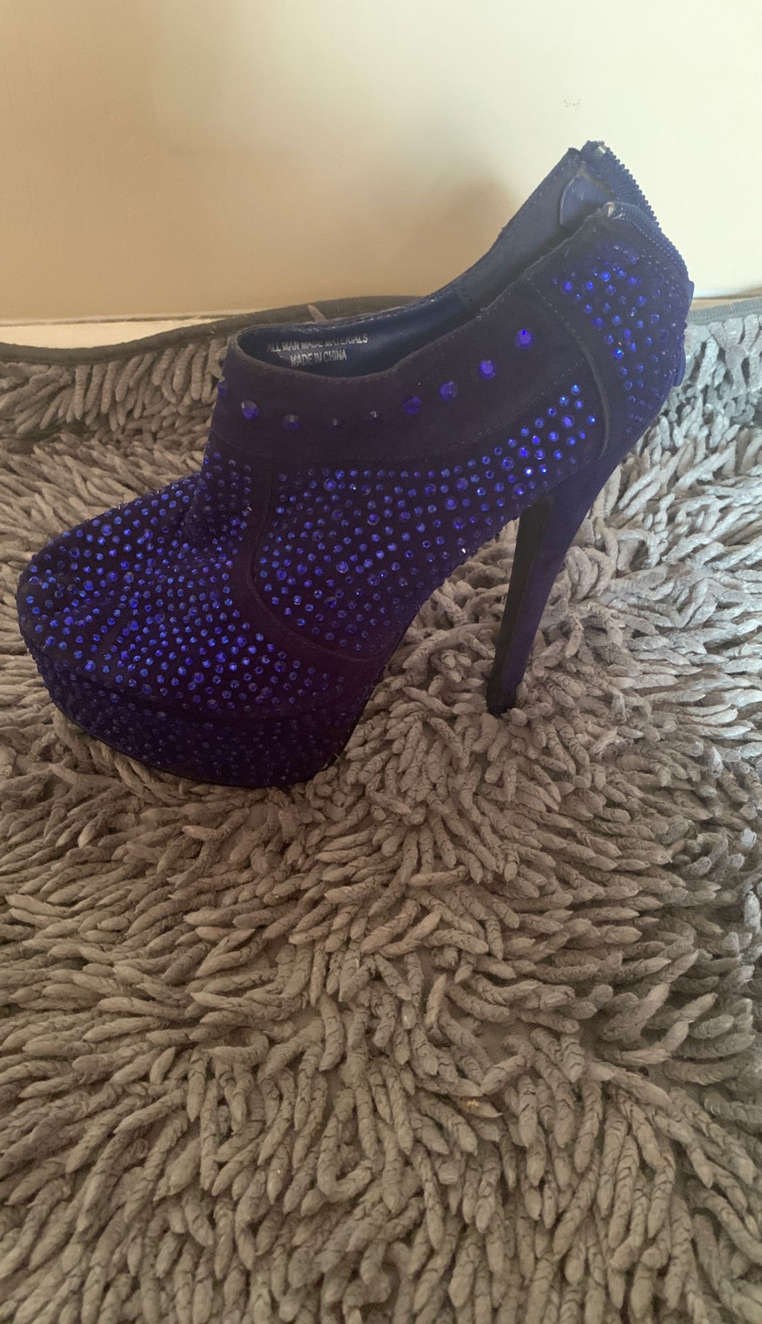 Size 6 jewel blue heels
