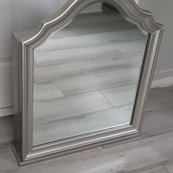 Mirror W Jewelry Storage