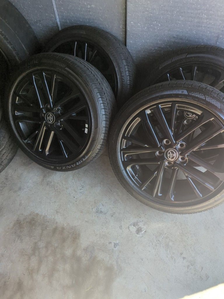 2025 18" TOYOTA CAMRY NEW RIMS,CONTINENTAL TIRES