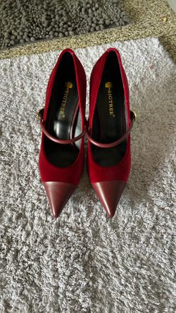 New Women’s Heals Sz7