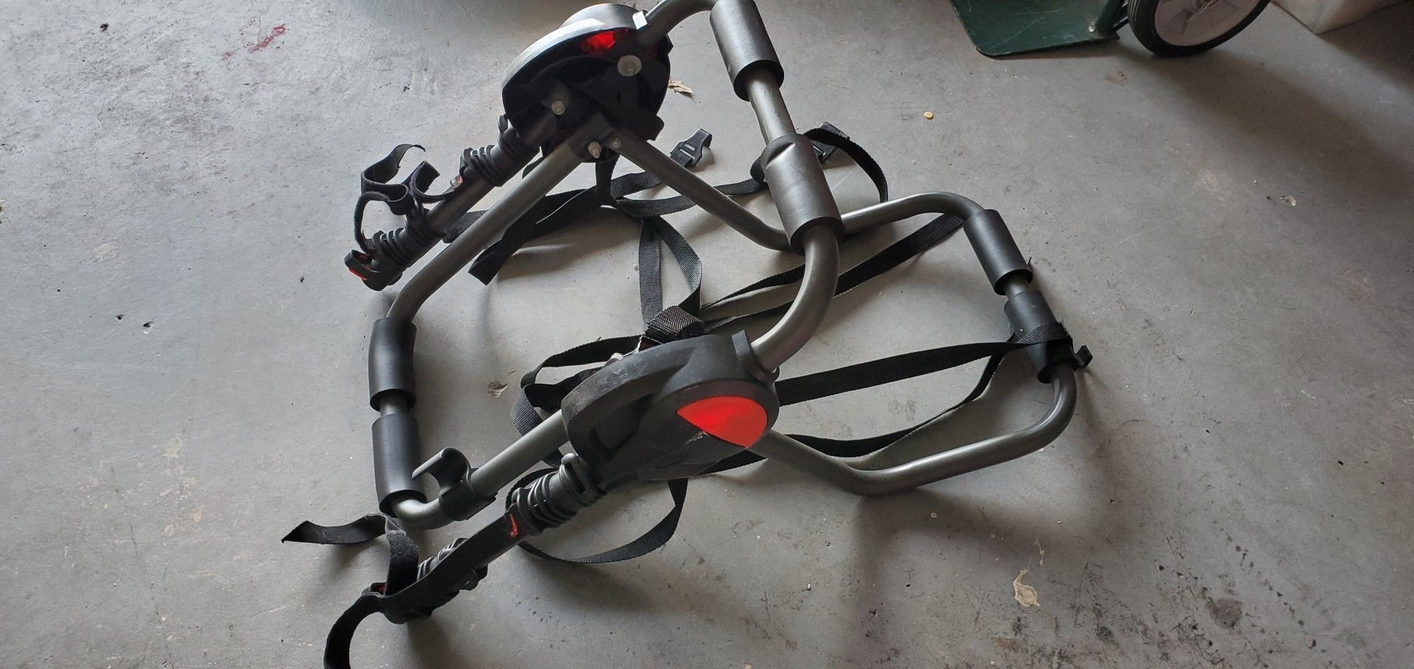 bikes holder/ rack up 2 bike