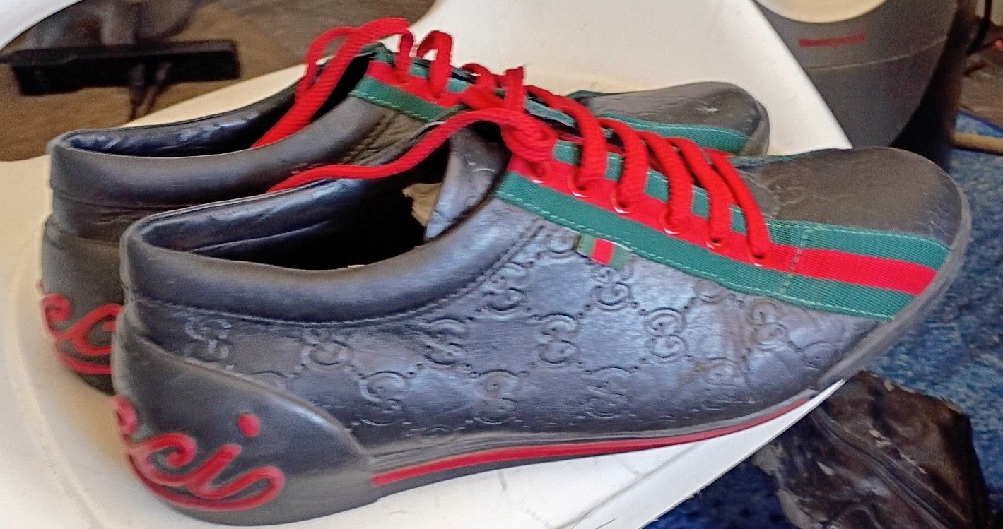 Gucci Black/Red GG Supreme Coated Canvas Classic Web and Script Low Top