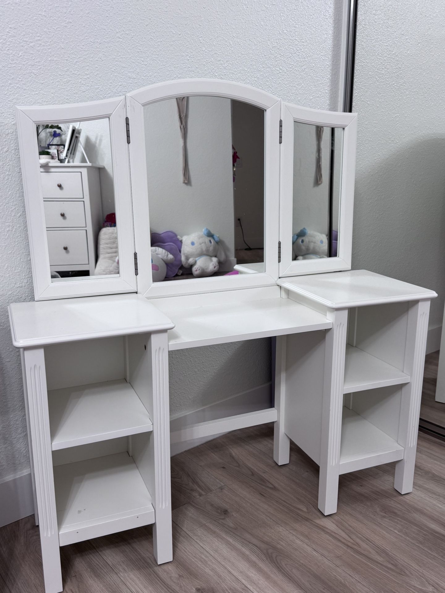 Pottery Barn Kids Madeline Vanity Like New