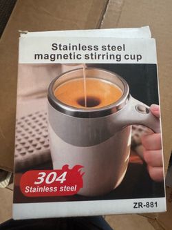 Magnetic stirring cup