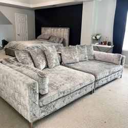 $1000 Velvet Sofa Great Condition!!!
