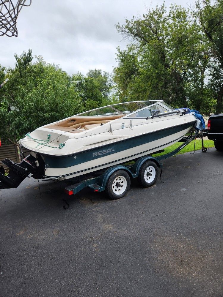 Regal Valanti Boat