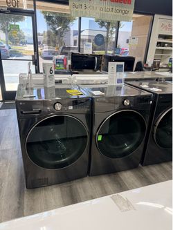 🔥LG 4.5 CUBIC FT. FRONT LOAD WASHER AND 7.4 CUBIC FT.  GAS DRYER SET🔥