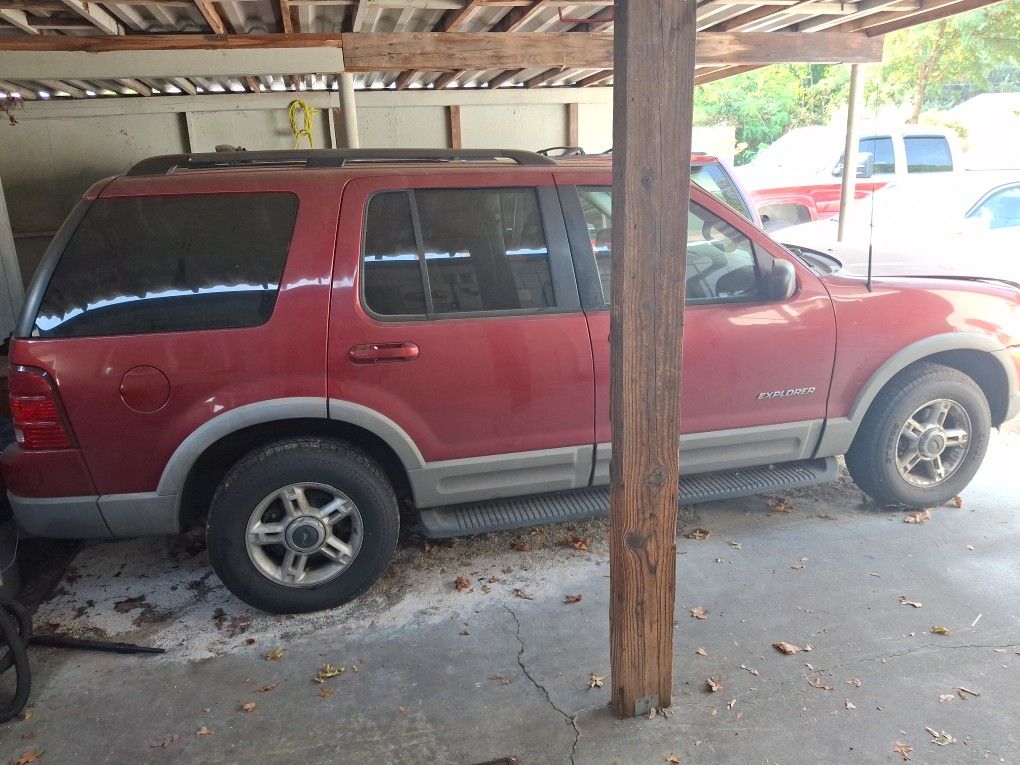 2002 Ford Explorer