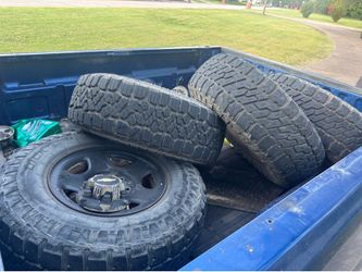 LT265/75R16 4 Tires almost like new