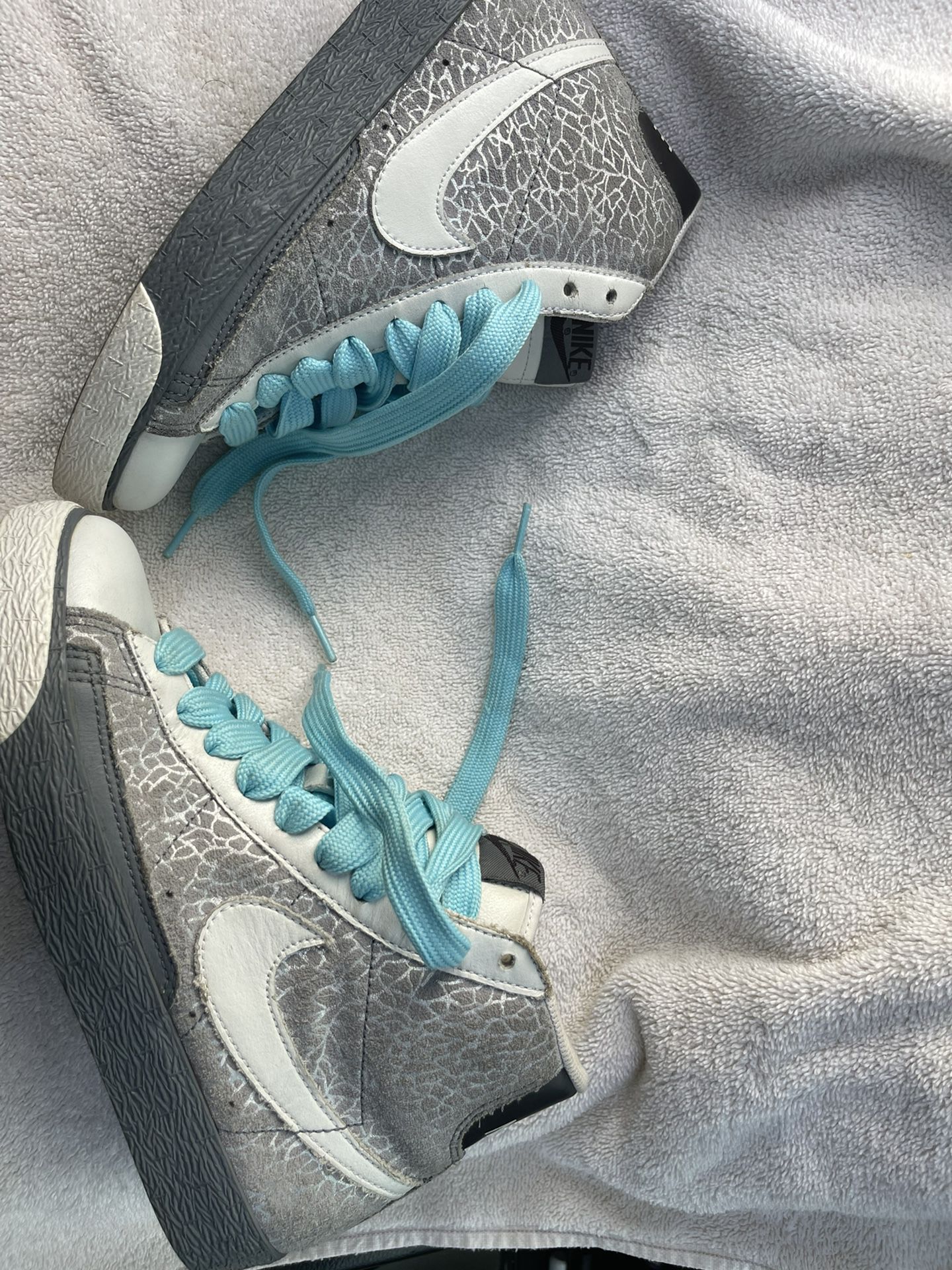 Women’s High Top Size 6 Nike Shoes Teal + Pearl White 
