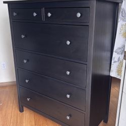 6-Drawers Black / Brown Ikea Hemnes Excellent Condition.