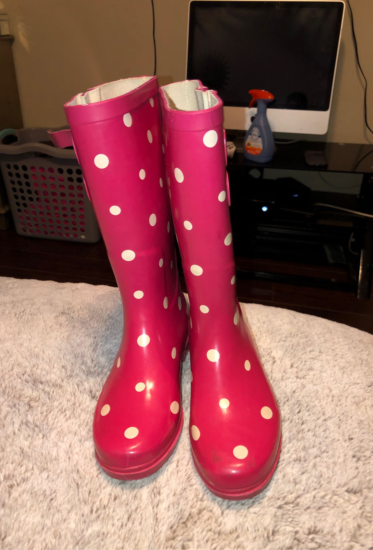 Women’s rain boots 7