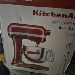KitchenAid Mixer With Attachments New Never Used