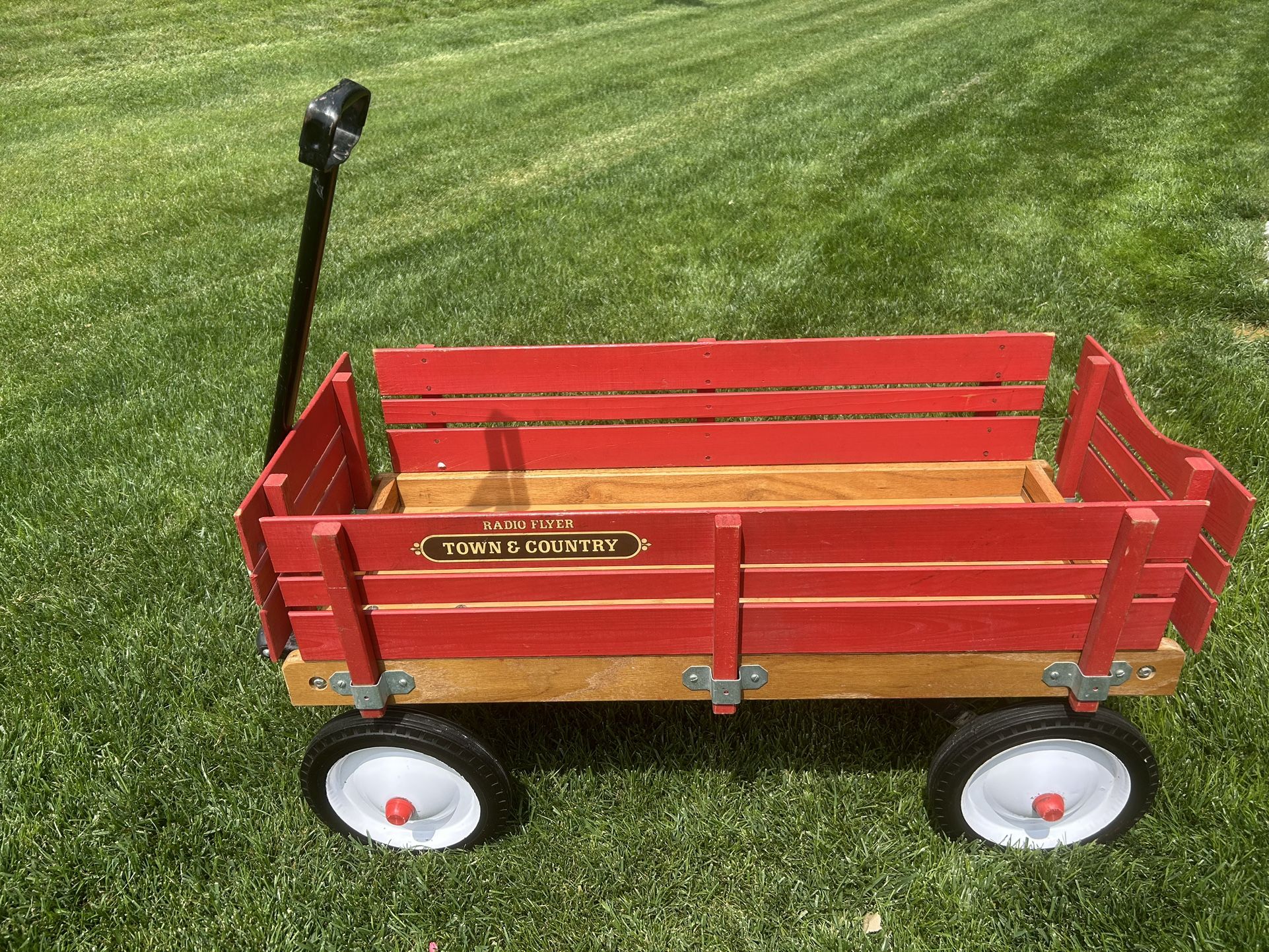 Radio Flyer Town & Country Wagon