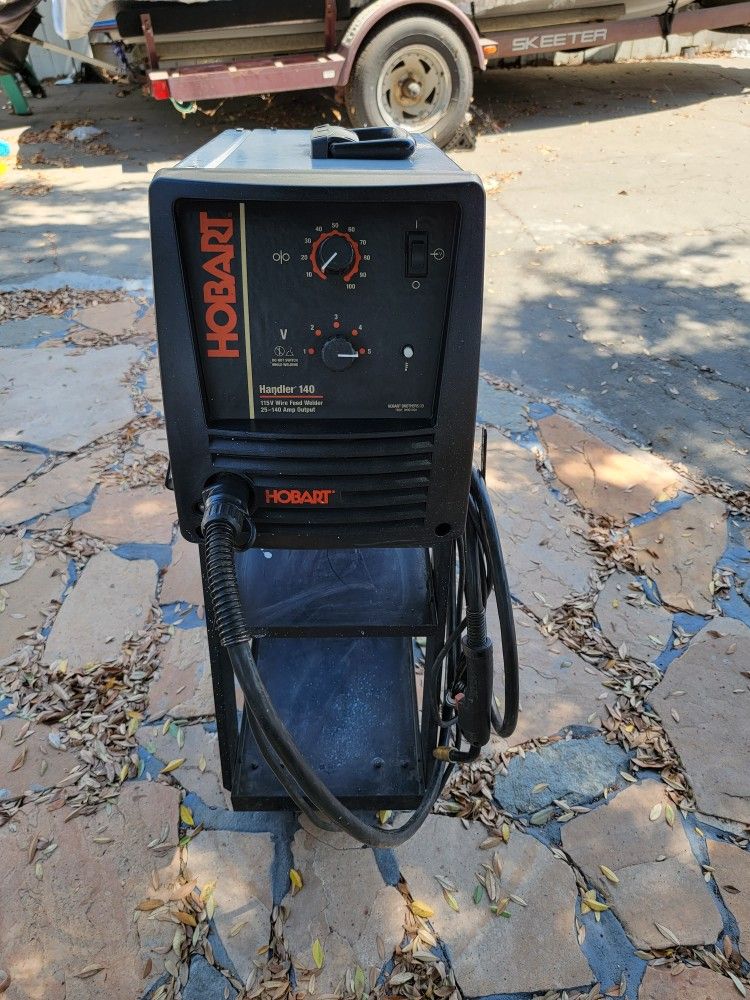 HOBART (MILLER) 140 MIG / FLUX CORE WELDER 115V welding machine for