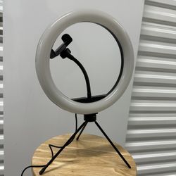 Stand-Up Ring Light