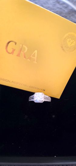 Moissanite engagement ring 💍