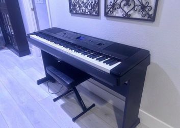 Yamaha DGX 650 piano