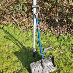 Snow Shovel 