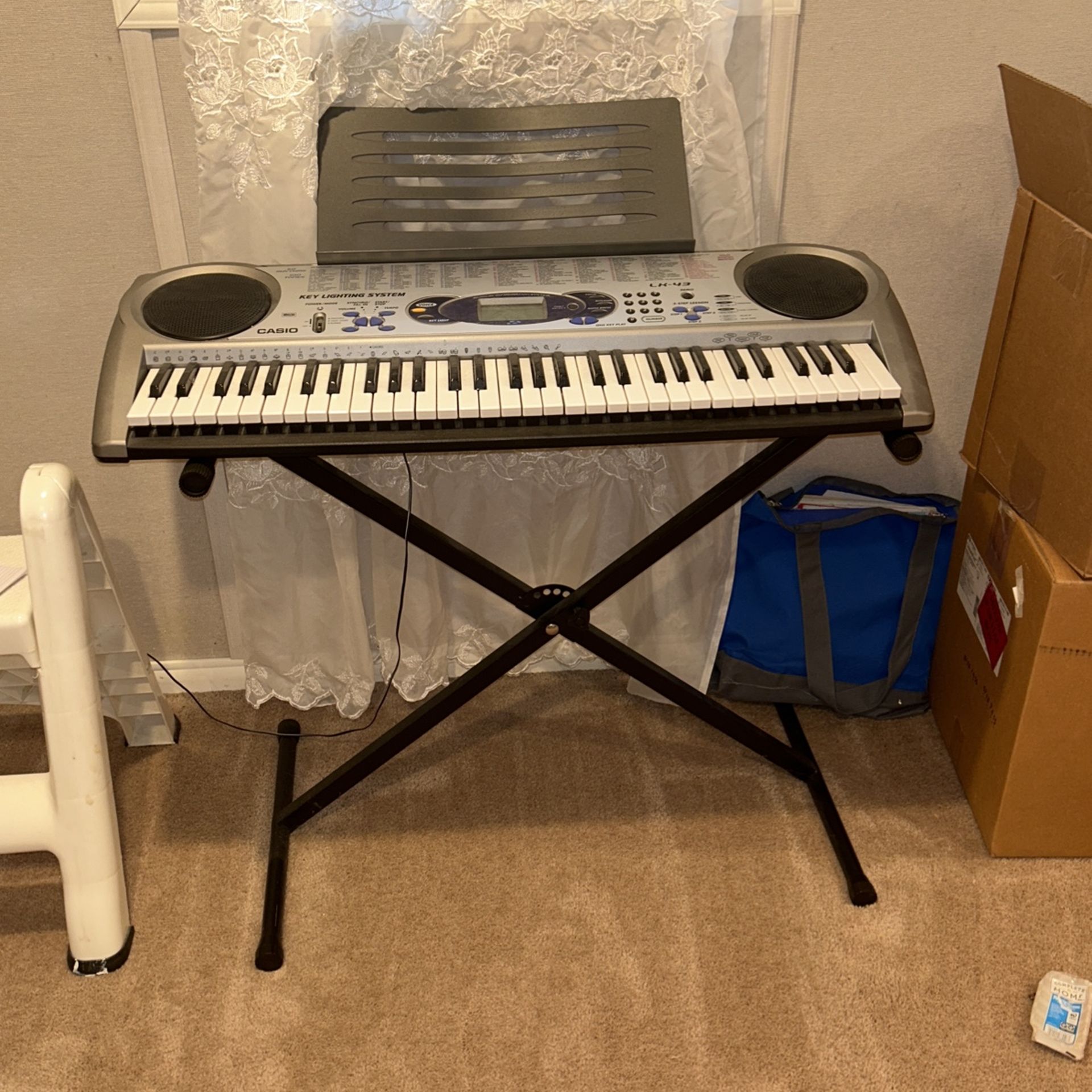 Casio Keyboard LK44 (LK-44) 50 Rhythms 100 Tones 100 Song Bank Electronic *USED*