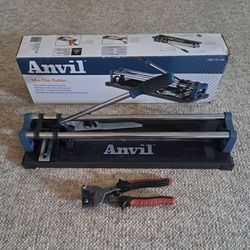 Tile Cutter & Tile Clipper * Used Once * Pickup in Apopka * No Delivery *