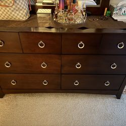 Bedroom Set. 